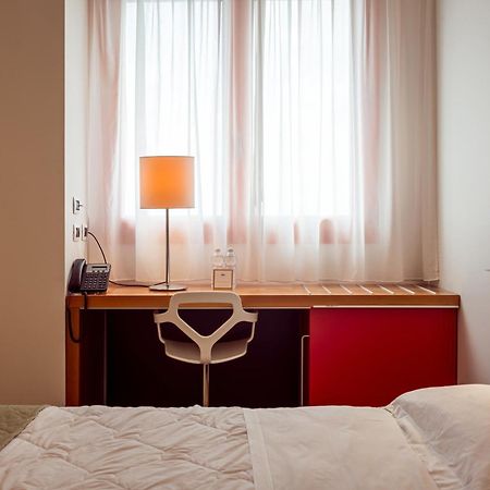 New Ipoint Hotel San Giovanni in Persiceto Exteriör bild