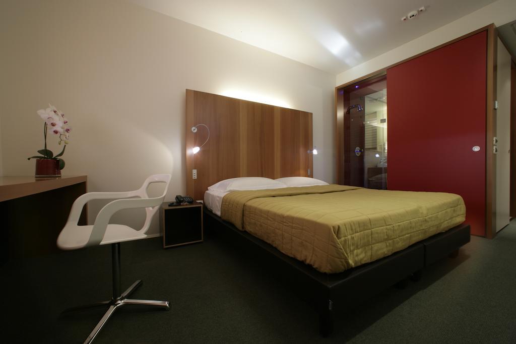 New Ipoint Hotel San Giovanni in Persiceto Exteriör bild