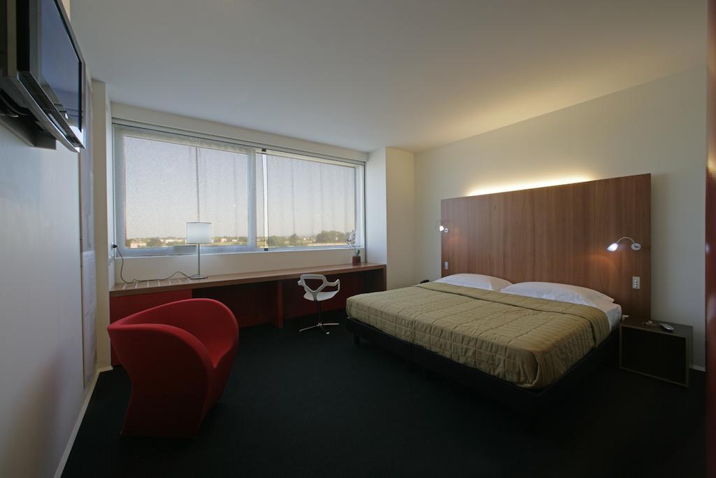 New Ipoint Hotel San Giovanni in Persiceto Rum bild